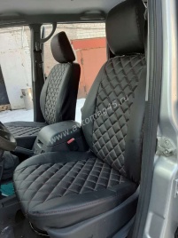 Авточехлы  УАЗ Patriot Патриот с 2014г экокожа черная красная нить ромб   