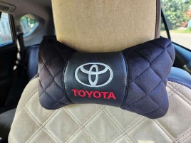 Подушка  под шею с лого Toyota 2шт