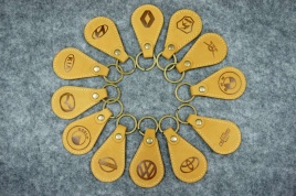 Брелок  на ключ Mitsubishi Мицубиси кожа   