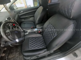 Авточехлы  Ford Focus 2 Форд Фокус 2 экокожа черная красная нить ромб   