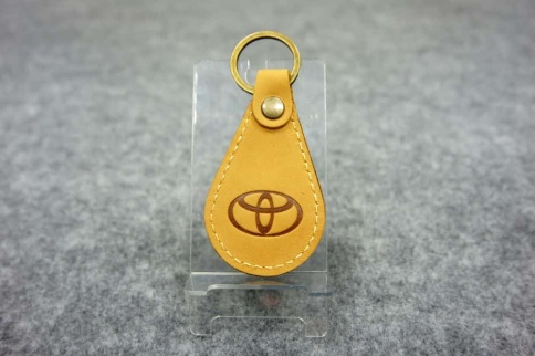 Брелок  на ключ Toyota кожа   фото 1