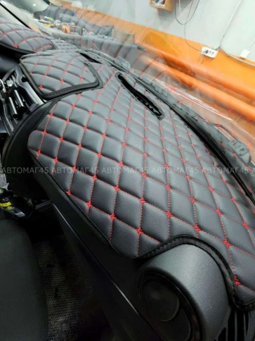 Накидка на панель Lada Granta Гранта FL с 2018г Lada Kalina Калина 2 с 2013г с красной ниткой экокож фото 3