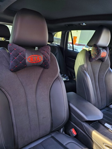 Подушка  под шею с лого KIA красный логотип 2шт фото 4