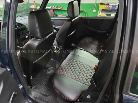 Авточехлы  Нива Шевроле Niva 2014-2020г Нива Travel с 2020г экокожа черная с красной ниткой ромб фото 16