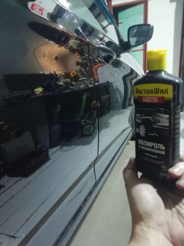 DoctorWax  полироль черная с полифлоном 300мл    фото 5