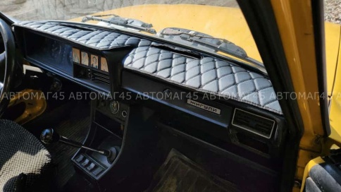 Накидка на панель ВАЗ 2107 экокожа черная фото 3