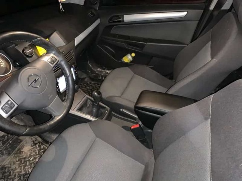 Подлокотник  Opel Astra H Опель Астра H 2004-2011г экокожа вставка в подстаканник    фото 4