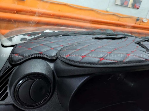 Накидка на панель Lada Granta Гранта FL с 2018г Lada Kalina Калина 2 с 2013г с красной ниткой экокож фото 6