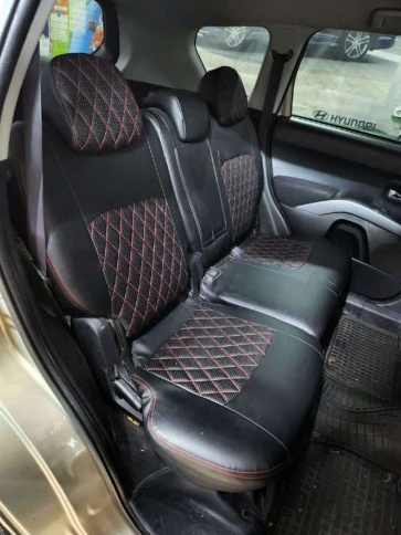 Авточехлы  Mitsubishi Outlander Мицубиси Аутлендер XL 2006-2012г экокожа черная красная нить ромб    фото 10