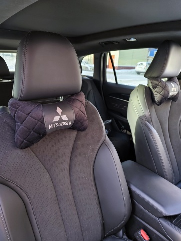 Подушка  под шею с лого Mitsubishi 2шт фото 2
