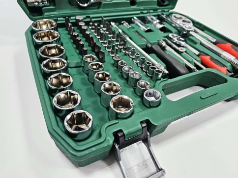 TOOLS набор инструментов 82 предмета 1/2" 1/4" в кейсе фото 5