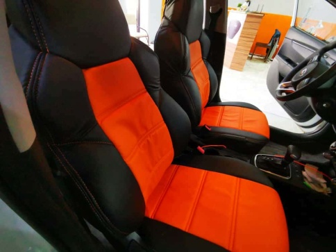 Экстрим  чехлы универсальные экокожа черный оранжевый комплект    фото 3