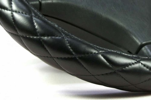 IGG  718 оплетка руля экокожа черный стеганый    фото 2