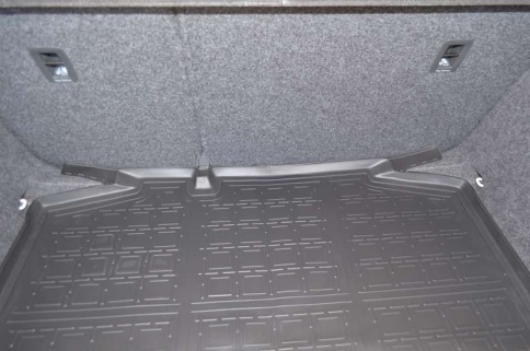 NorPlast коврик в багажник полиуретан Skoda Rapid с 13г Volkswagen Polo Лифтбэк c 20г с карманами фото 2