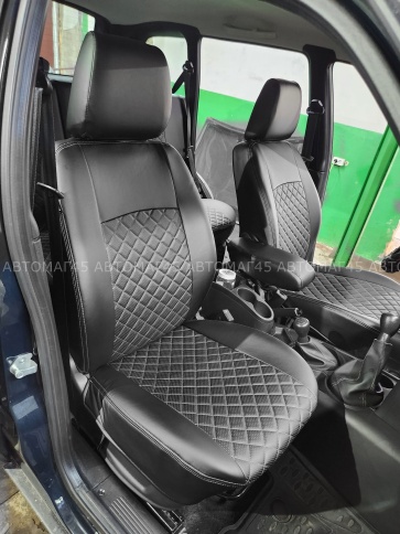 Авточехлы  Нива Шевроле Niva 2014-2020г Нива Travel с 2020г экокожа черная с серой ниткой ромб фото 1