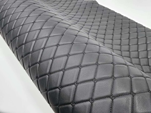 Экокожа на поролоне 5мм узор бабочка черная черная нитка 1м х 1,4м    фото 5