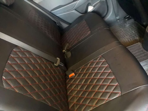 Авточехлы  Kia Rio с 2017г Rio X-Line с 2017г Hyundai Solaris c 2017г экокожа черная красн.нить ромб фото 7