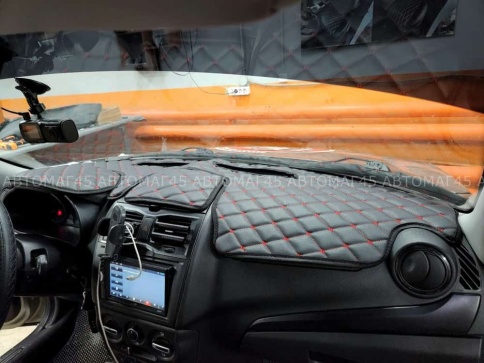 Накидка на панель Lada Granta Гранта FL с 2018г Lada Kalina Калина 2 с 2013г с красной ниткой экокож фото 1