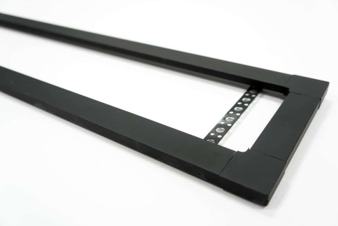 Широкая  рамка номерного знака черная с углами алюминий    фото 2