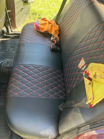 Авточехлы  ВАЗ 2107 экокожа черный с красной ниткой ромб Барс   фото 3