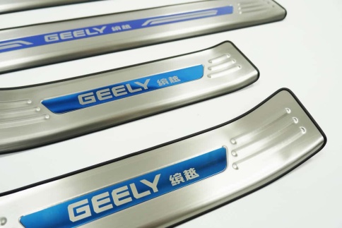 Накладки на внутр пороги Geely Coolray Джили Кулрей 2019-2024г широкие алюминий 4шт фото 3