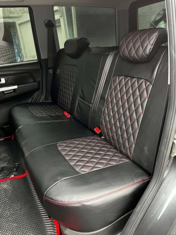 Авточехлы  УАЗ Patriot Патриот с 19г с увеличен.боковой поддержкой экокожа черный с красной нит ромб фото 8