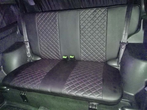 Авточехлы  Нива трехдверная до 11.2019г 21213 21214 экокожа черная с красной ниткой ромб Барс   фото 3