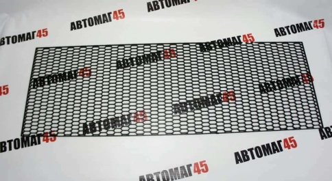 Защитная сетка на решетку радиатора ячейка сота 3x1.5 см крупная черная 119х40см    фото 1