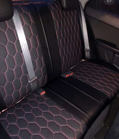 Экстрим  чехлы универсальные экокожа черный соты комплект    фото 2