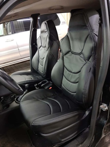 Динас  чехлы универсальные экокожа черный черный комплект    фото 9