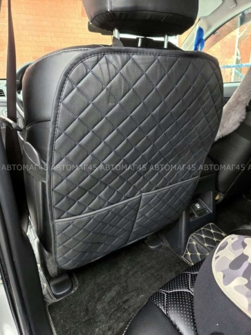 Maximal Защита  заднего сиденья с карманом экокожа черная с синей ниткой ромб соты 62х49см    фото 1