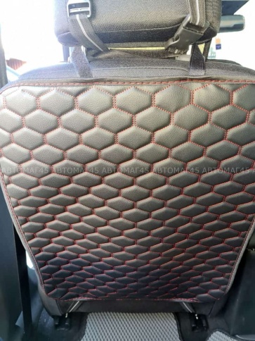 Защита  заднего сиденья без кармана экокожа черная черно-серая ромб соты 63х48см    фото 1