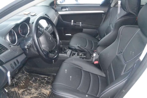 Динас  чехлы универсальные ПИЛОТ PILOT экокожа черный черный комплект    фото 5