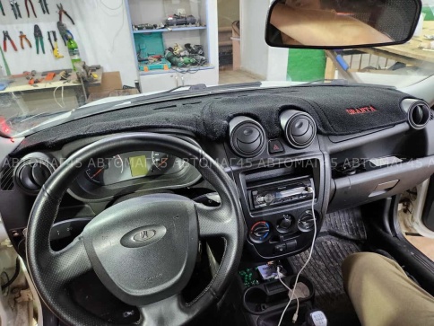 Накидка на панель Lada Granta Гранта 2011-2018г карпет + лого фото 5