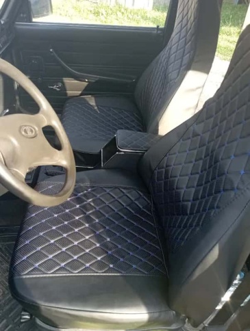 Авточехлы  ВАЗ 2107 экокожа черный с синей ниткой ромб Барс   фото 3