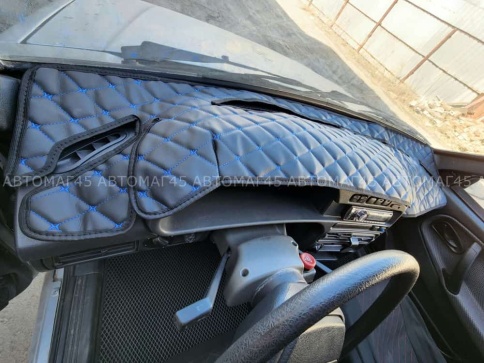 Накидка на панель ВАЗ 2114 2115 только европанель с синей ниткой экокожа фото 5