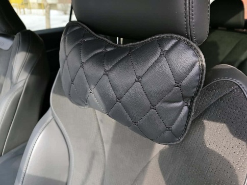 Подушка  под шею ромб черная с черной ниткой бабочка  фото 4