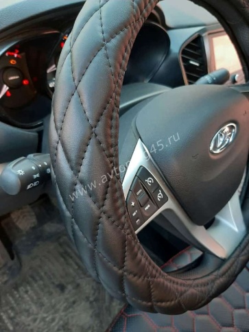 Autoprofi  оплетка руля экокожа спонжевая стёганая черный размер М SP-9010    фото 6