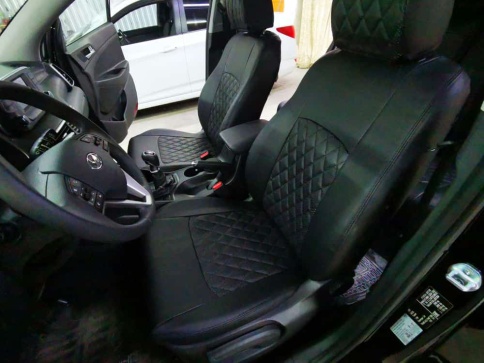 Авточехлы  Hyundai Tucson 3 2015-2021г Kia Sportage 16-22г 4 пок экокожа черная крас.нить ромб Динас фото 1