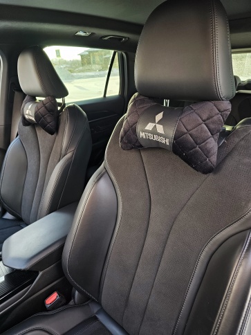 Подушка  под шею с лого Mitsubishi 2шт фото 4