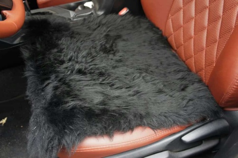 Накидка подушка  на сиденье длинный ворс черный 44х44см    фото 8