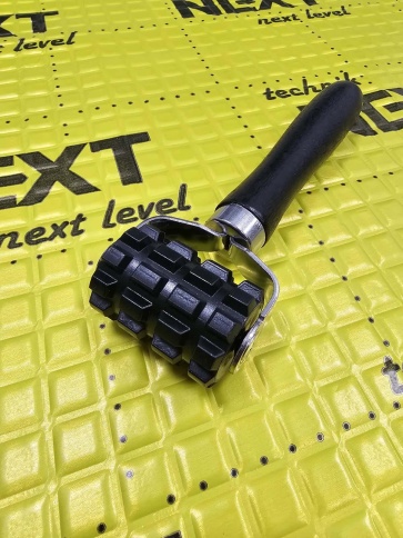 Валик  прикаточный широкий рельефный пластик 30мм фото 2