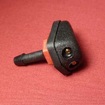 F018 Форсунка стеклоомывателя лобового стекла  фото 1