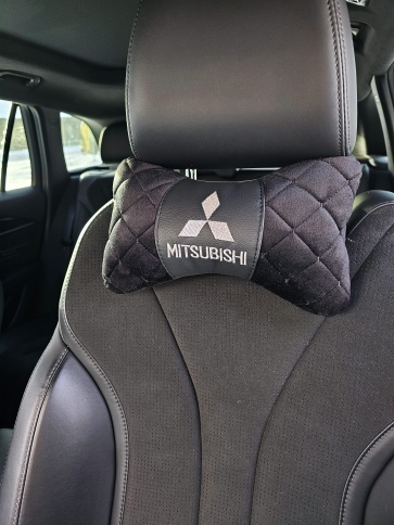 Подушка  под шею с лого Mitsubishi 2шт фото 3
