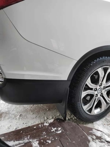 Kraft  брызговики универсальные для внедорожников черные 34х25см 2шт     фото 2