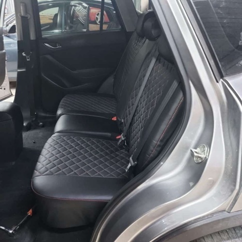 Авточехлы  Mazda CX-5 Мазда СХ-5 низ 1/1 верх 3/3 экокожа черная с красной ниткой ромб    фото 5