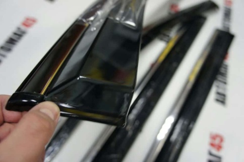 Дефлекторы окон Toyota RAV4 XA50 Тойота РАВ4 ХА50 2018-2025г с хромом комплект 4шт    фото 3