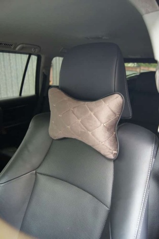 Maximal Подушка косточка под шею велюр коричневый с бежевой ниткой 26х19см 1шт    фото 6