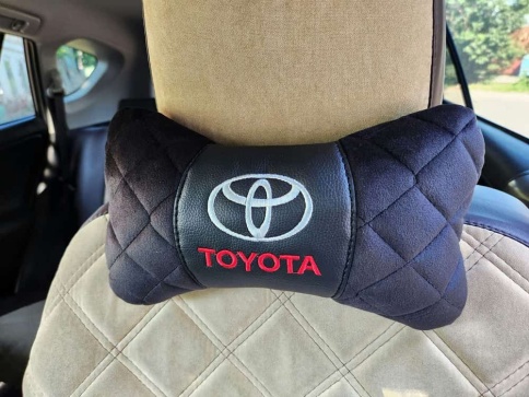 Подушка  под шею с лого Toyota 2шт фото 1