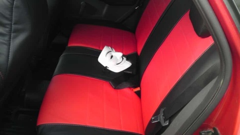 Динас  чехлы универсальные экокожа черный красный комплект    фото 2